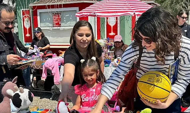 Karşıyaka’da ‘Çocuklar için 2. El Pazarı’na büyük ilgi