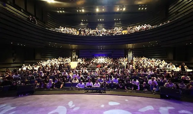 Konya Şehir Tiyatrosu “Kafesten Bir Kuş Uçtu” Adlı Tiyatro Oyununu İlk Kez Sahneledi