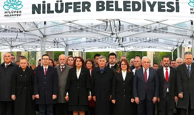 Nilüfer, 23 Nisan’ı Cumhuriyet Meydanı’nda kutladı