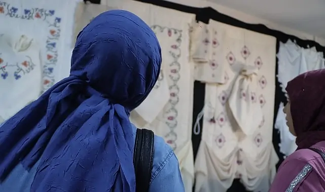 Maltepeli kadınların el emeği eserleri sergilenmeye başladı