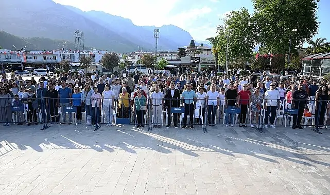 Minik öğrencilerden muhteşem dans gösterisi