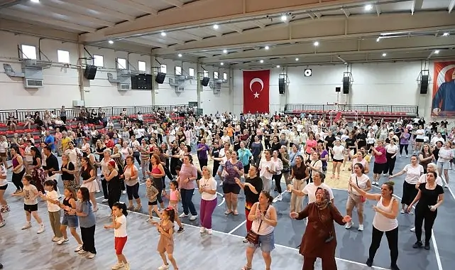 Çiğli’de Aerobik ve Dans Gecesi Coşkusu